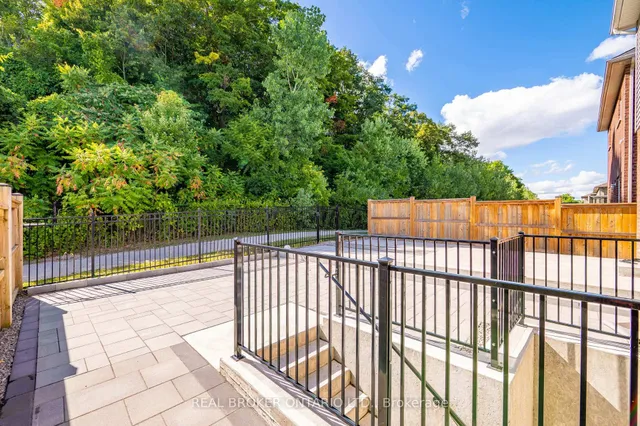 Additional image 48 of 326 Moorlands Cres