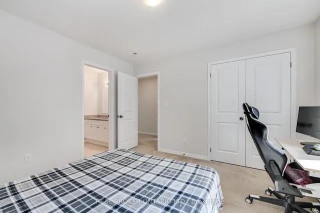 Additional image 27 of 326 Moorlands Cres