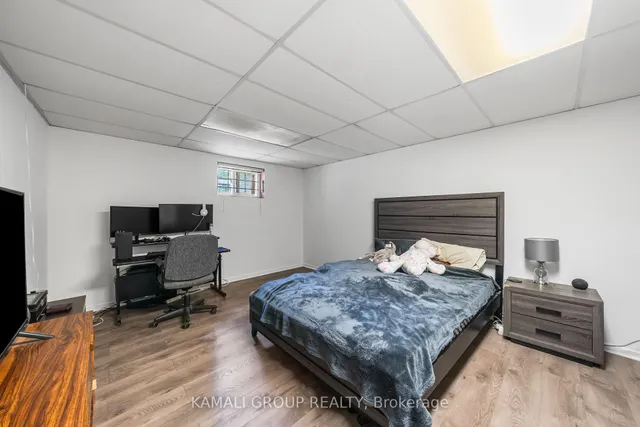 Additional image 26 of 16 Elise Terr