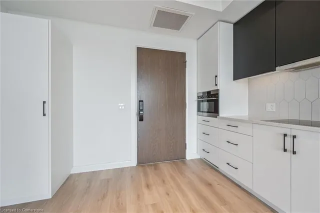 Additional image 16 of 741 King St Unit 501