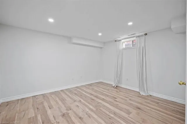 Additional image 32 of 51 Peach Blossom Cres