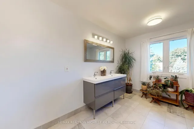 Additional image 27 of 12 Addison Cres