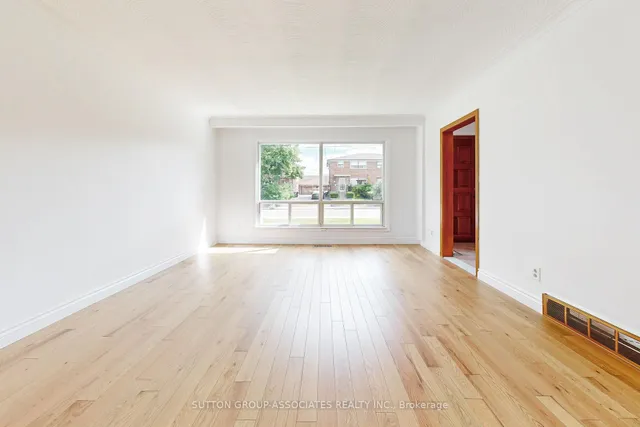 Additional image 8 of 22 Woodenhill Crt