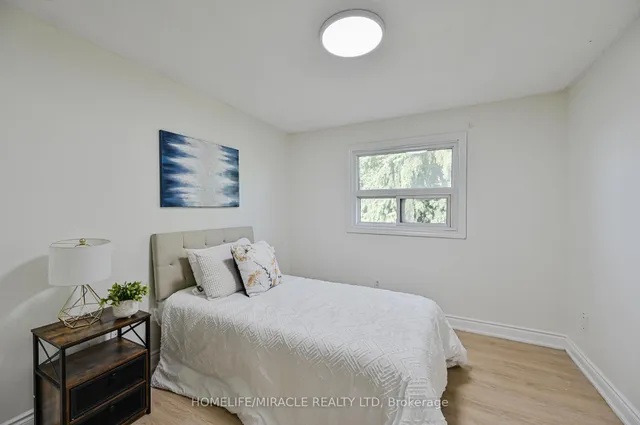 Additional image 31 of 32 Woodsview Ave