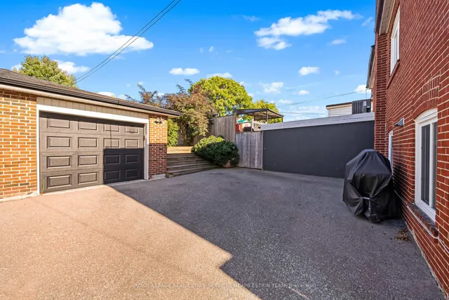 Additional image 34 of 247 Blackthorn Ave