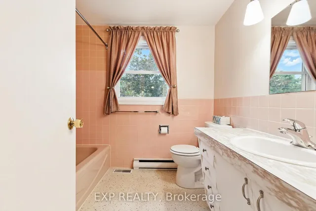 Additional image 32 of 36 Marquette Dr