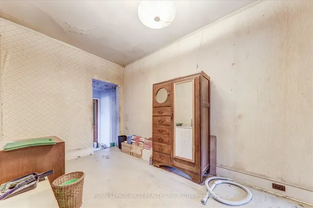 Additional image 24 of 24 Augusta Ave