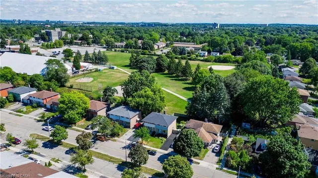 Additional image 40 of 73 Overlea Dr