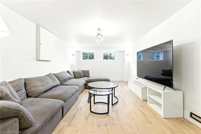 Additional image 30 of 40 Highview Dr