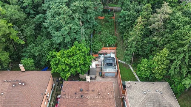 Additional image 16 of 26 Edinborough Crt