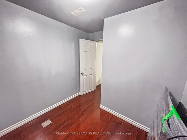 Additional image 33 of 46 Ronway Cres