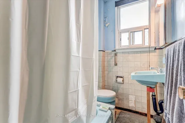 Additional image 17 of 24 Augusta Ave