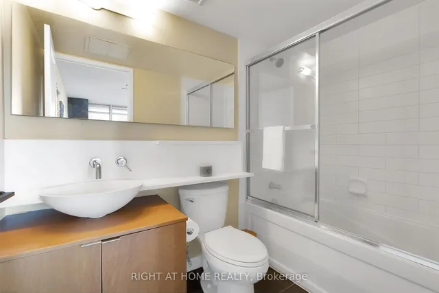 Additional image 21 of 15 Fort York Blvd Unit 3205