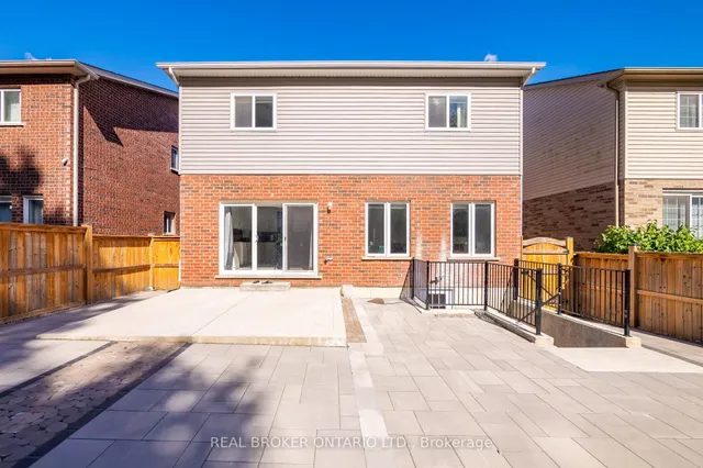 Additional image 46 of 326 Moorlands Cres