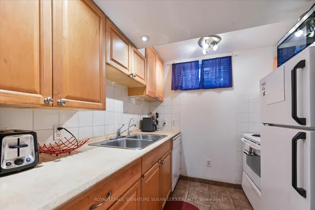 Additional image 18 of 44 Crewe Ave