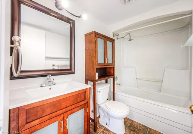 Additional image 14 of 565 Greenfield Ave Unit 703