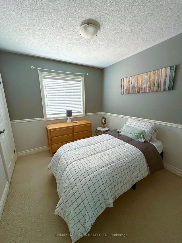 Additional image 22 of 215 Queenslea Ave