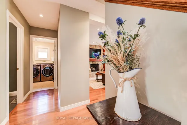 Additional image 4 of 33 Tinatawa Crt