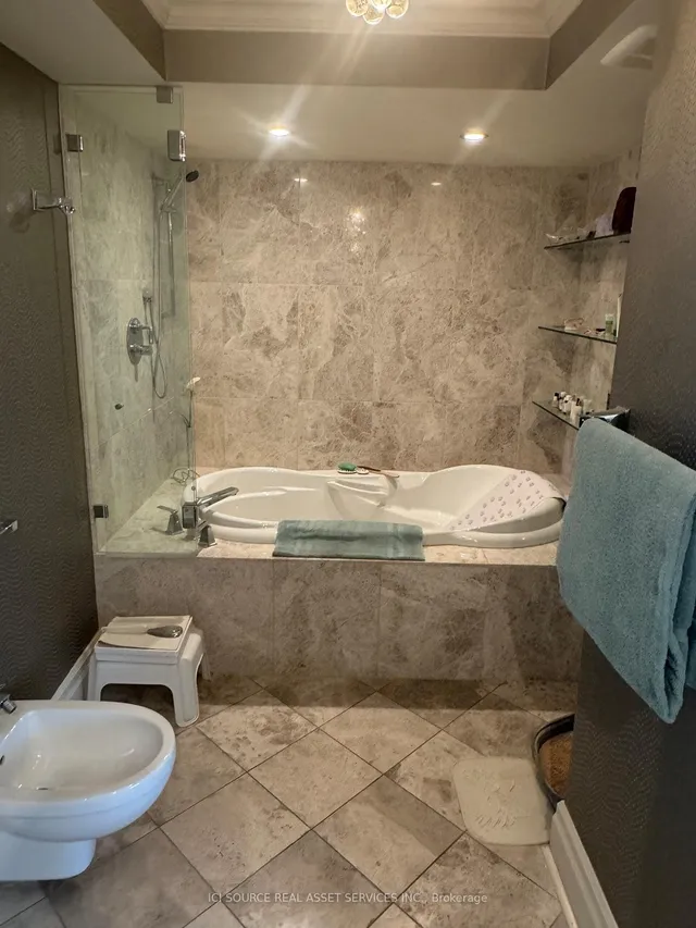 Additional image 11 of 2045 Lake Shore Blvd Unit 2703