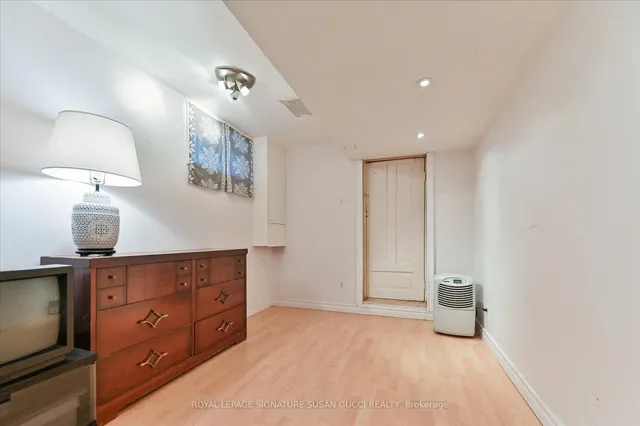 Additional image 21 of 44 Crewe Ave