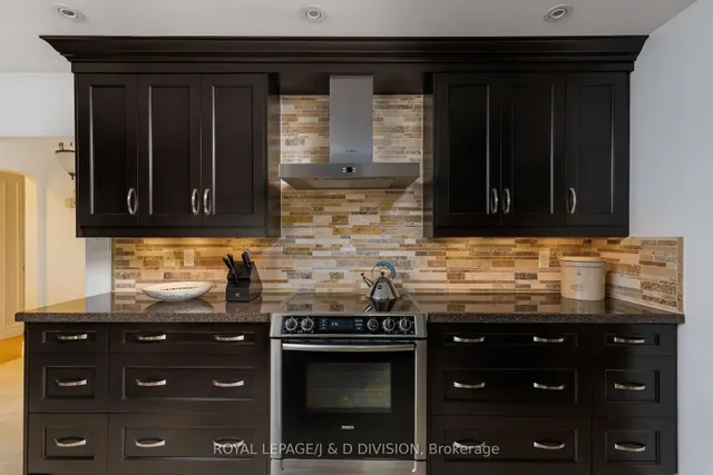 Additional image 14 of 27 Paramount Crt