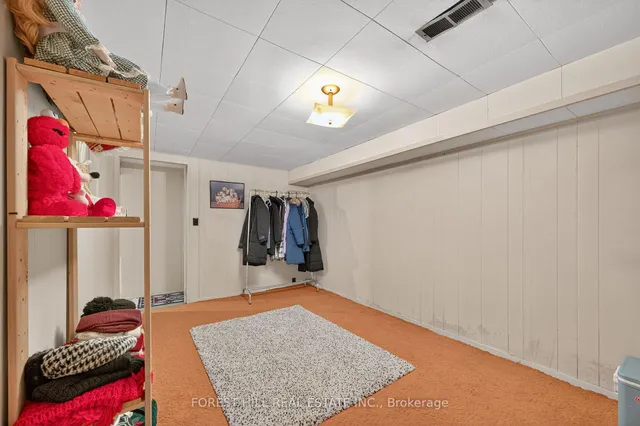 Additional image 32 of 35 Regatta Cres