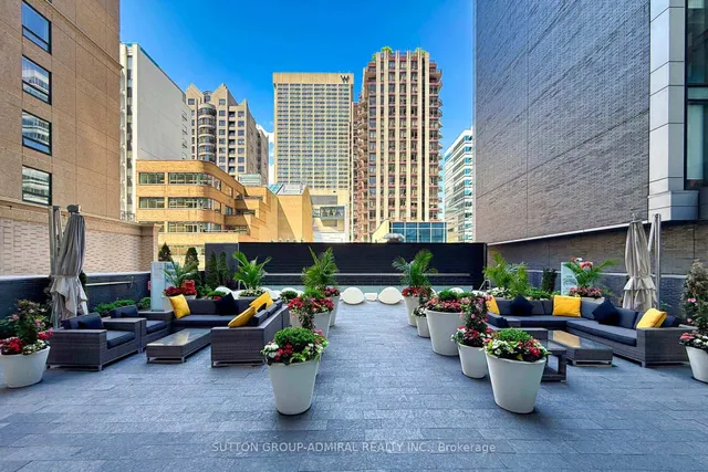 Additional image 38 of 42 Charles St Unit 4403