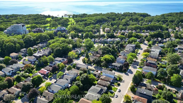 Additional image 35 of 33 Hunt Club Dr