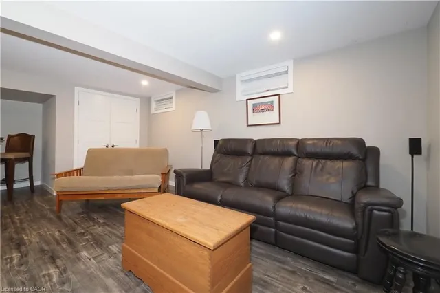 Additional image 32 of 20 Gay Cres