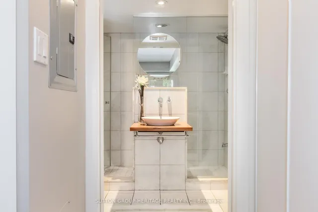 Additional image 28 of 550 Queens Quay Unit 126