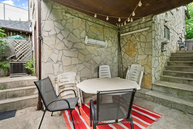 Additional image 23 of 11 Humber Hill Ave