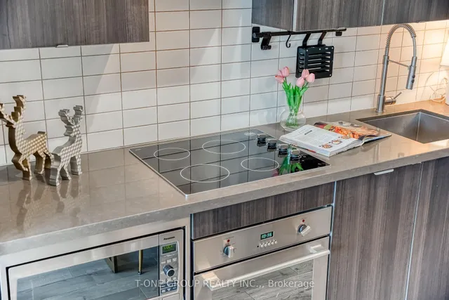 Additional image 26 of 300 Front St Unit 2001