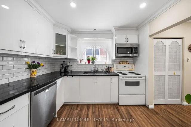 Additional image 12 of 16 Elise Terr