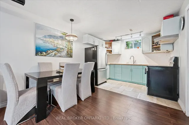 Additional image 36 of 18 Pearwood Crt