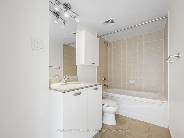 Additional image 35 of 38 Grenville St Unit 707