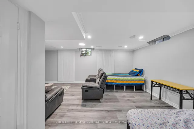 Additional image 46 of 41 Pinoak St