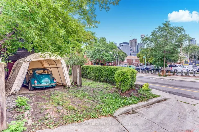 Additional image 32 of 24 Augusta Ave