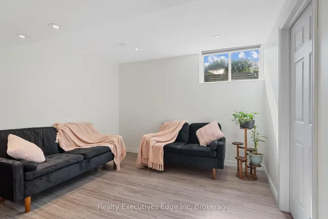 Additional image 33 of 74 Joshua St