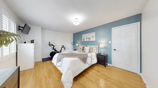 Additional image 10 of 26 Holmbush Cres