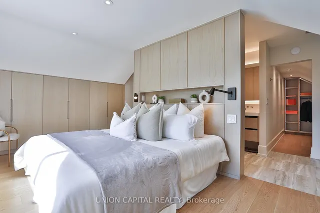 Additional image 22 of 16 Lytton Blvd