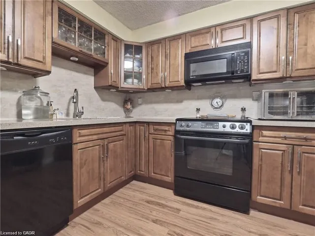 Additional image 11 of 3227 King St Unit 1011