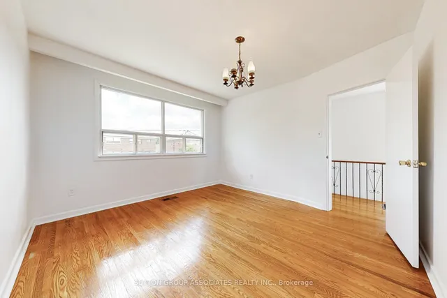 Additional image 19 of 22 Woodenhill Crt