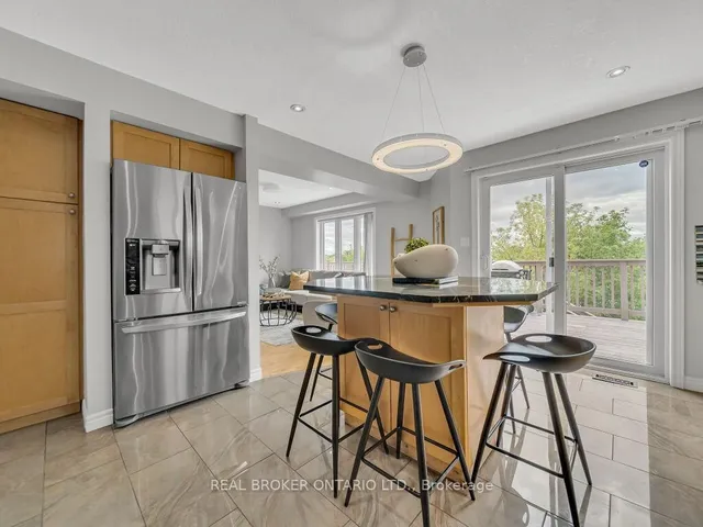 Additional image 23 of 141 Hollyridge Cres