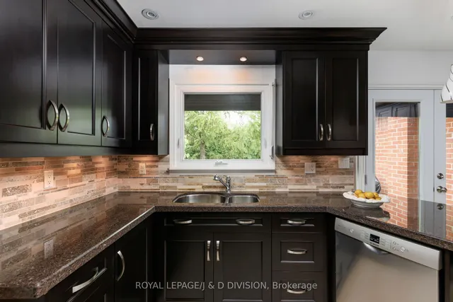 Additional image 12 of 27 Paramount Crt