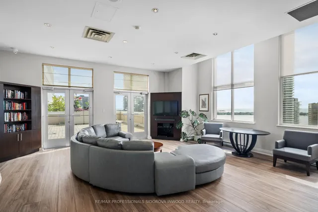 Additional image 31 of 25 The Esplanade Unit 502