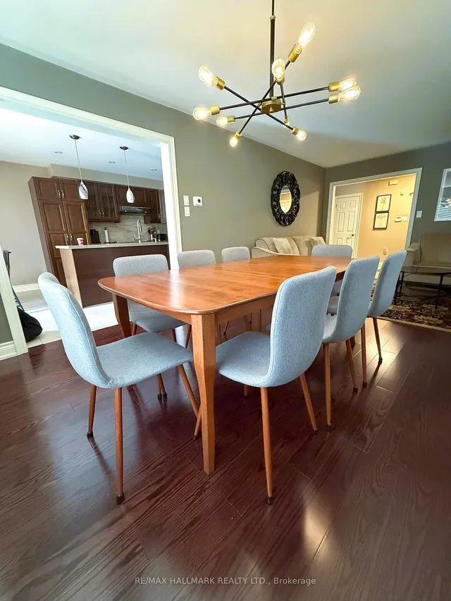 Additional image 7 of 215 Queenslea Ave