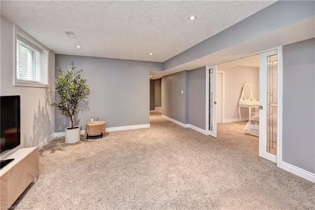Additional image 40 of 72 Helena Feasby St
