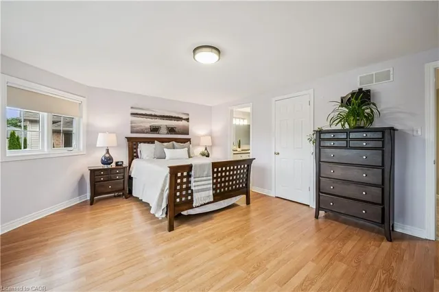 Additional image 2 of 533 Rush Meadow Cres