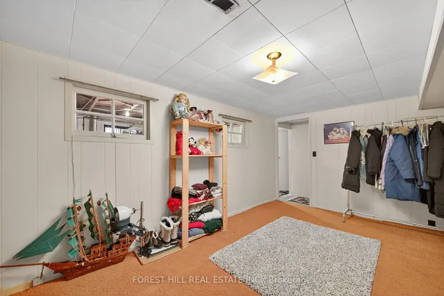 Additional image 33 of 35 Regatta Cres