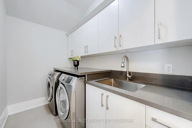 Additional image 33 of 122 Parkview Ave